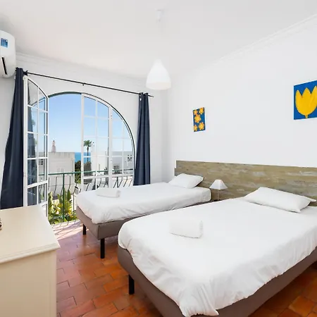 Lili Βίλα Αλμπουφέιρα